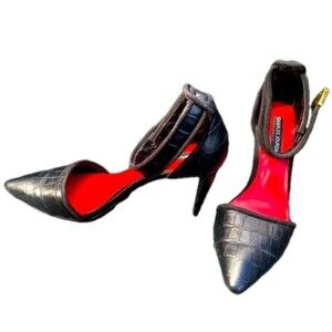 Charles Jourdan 6.5 black textured leather spike heels